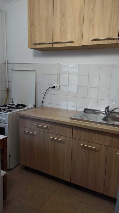 Închiriez garsonieră