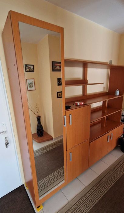 Vand MOBILIER Hol cu oglinda mare si rafturi! Un mic DEFECT!