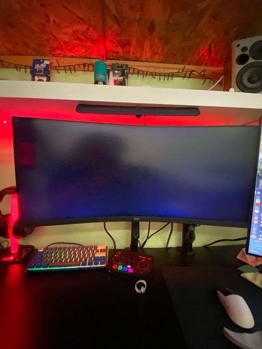 Продавам монитор AOC G2 CU34G2XP 4К 144 HZ