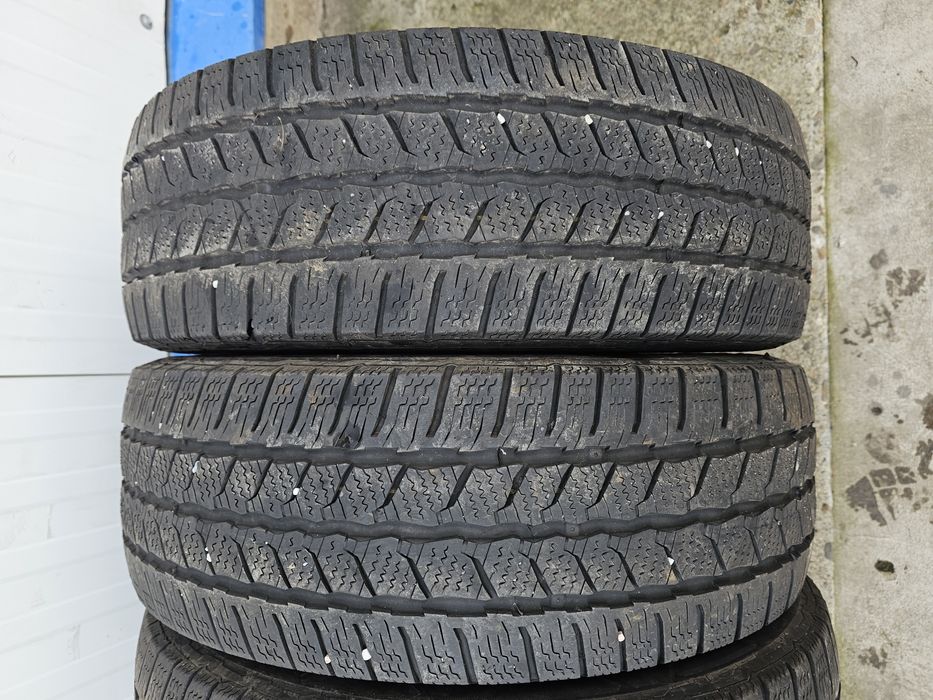 215/60R17 C  M+S DOT 2022