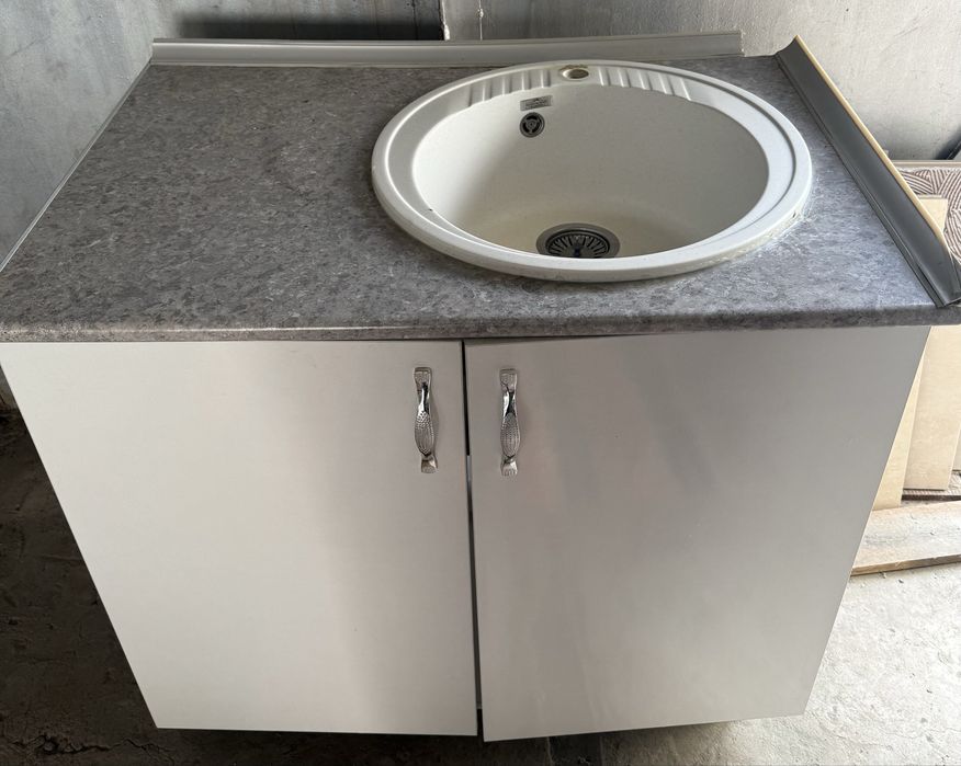 Тумба с каменной раковиной(карельский камень)