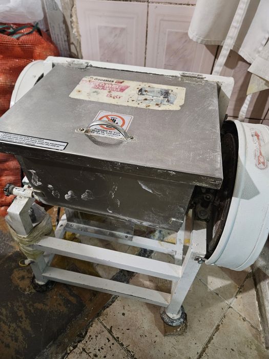 Тестомес Ozdemer  8 кг б/у, в рабочем состоянии, малошумный, 10000 тг