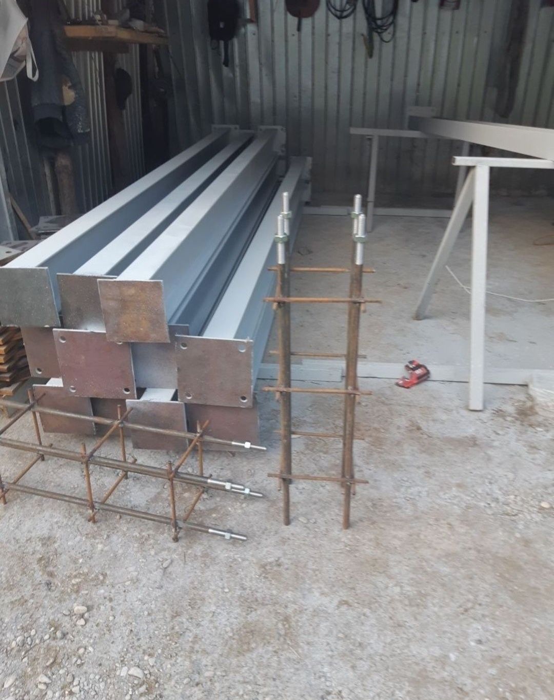 Vand 5ferme metalice la 10m deschidere hala 10x20