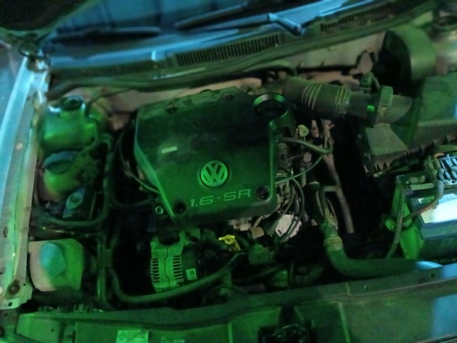 Vând Golf 4 benzina 1.6