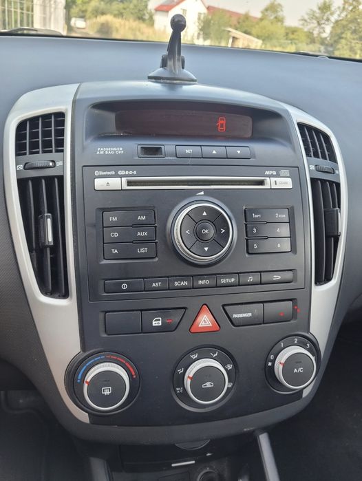 Vand Kia Ceed 2010 1.4 benzina