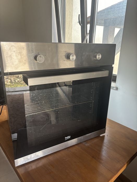 Cuptor incorborabil beko
