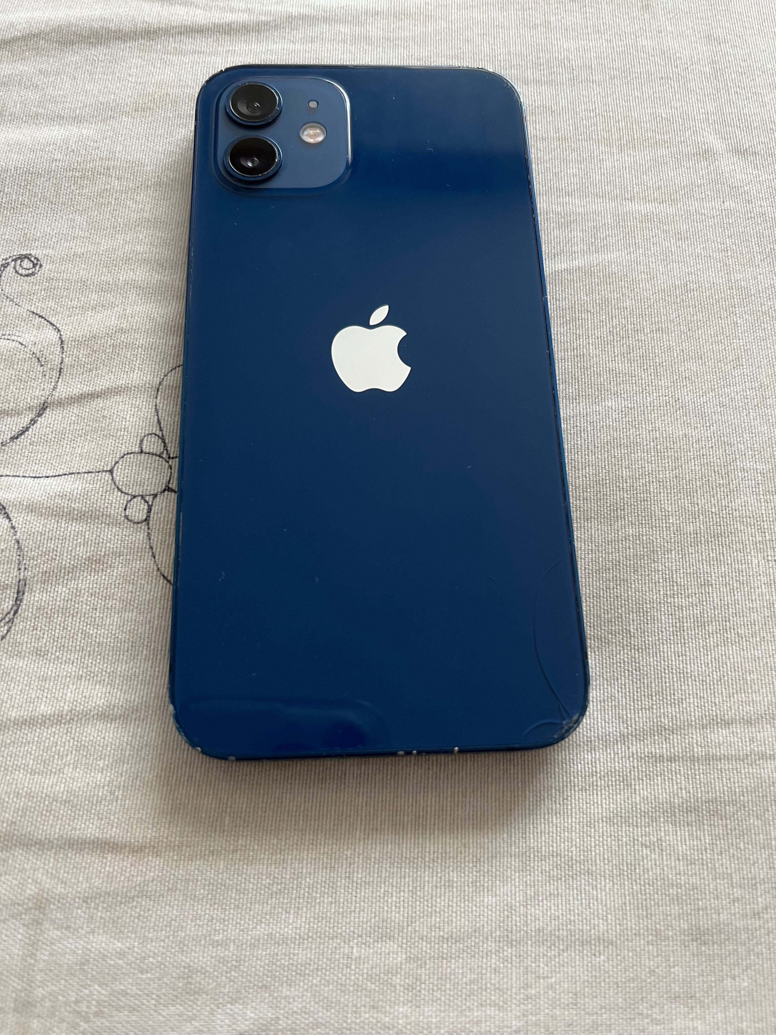 Apple IPhone 12- 64GB,Blue,зарядно,не е заключен