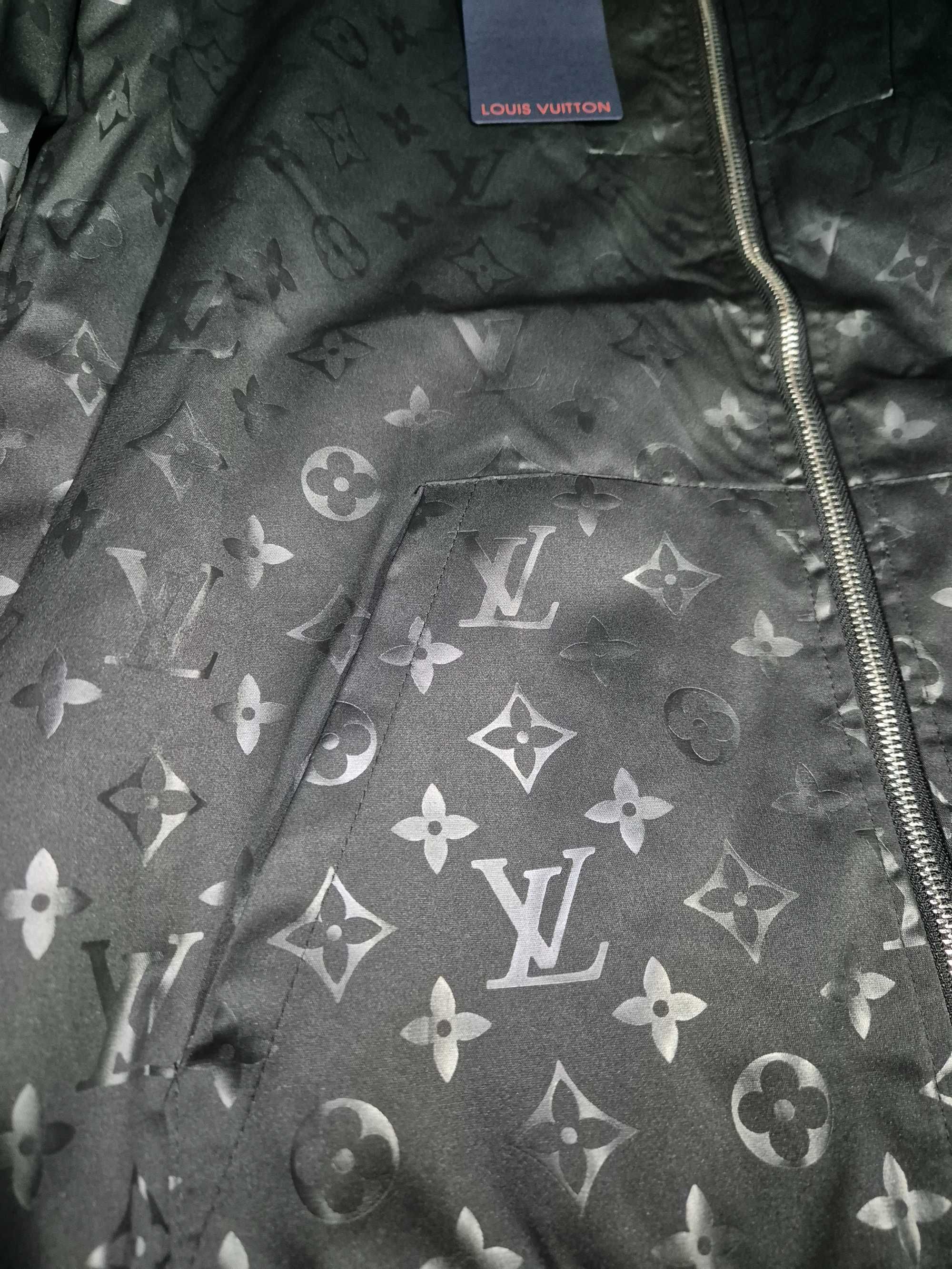 Louis Vuitton Яке