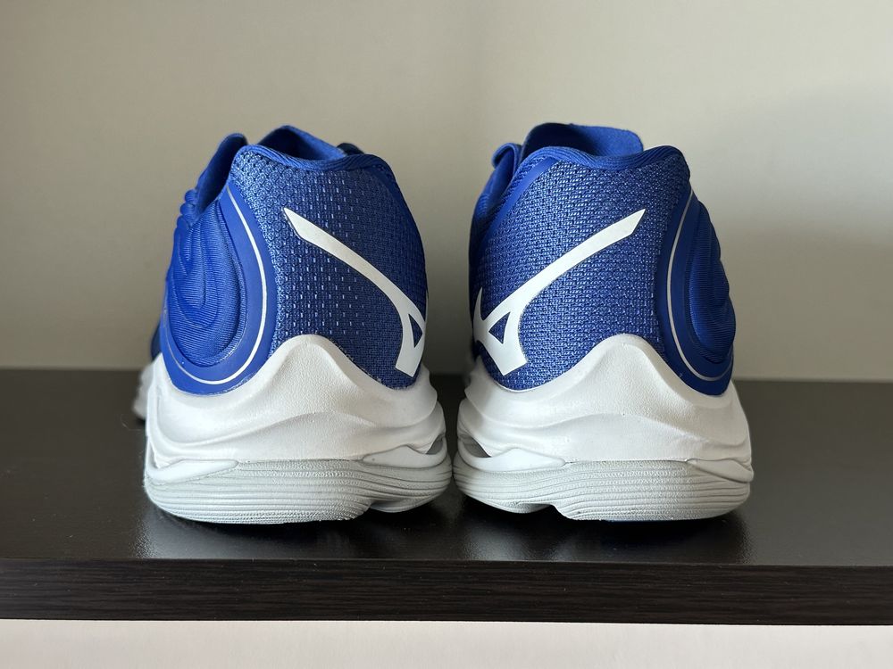 Mizuno Wave Lightning Z6 / 38номер 24см Стелка Нови без Кутия