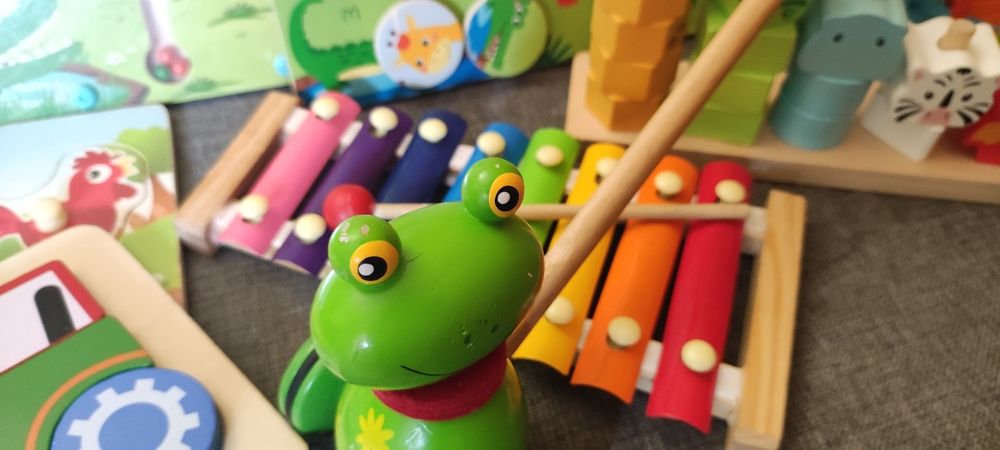 Лот дървени играчки