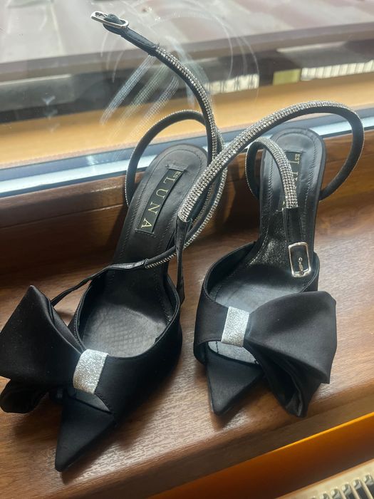 Sandale satin cu funda mărime 34