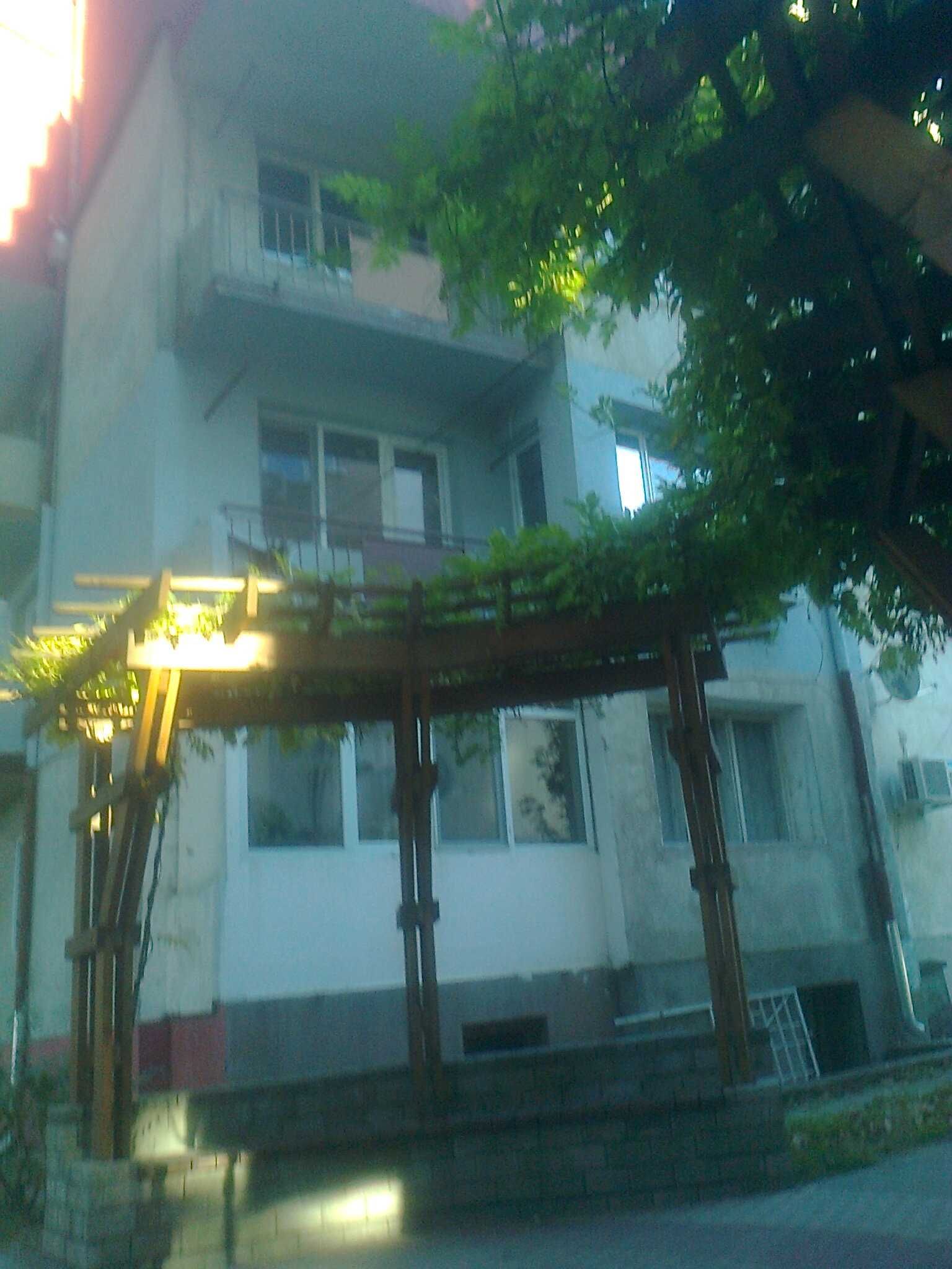 Тристаен  в  центъра