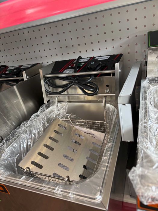 Професионален фритюрник за пържене на риба,картофи,мекици и др.