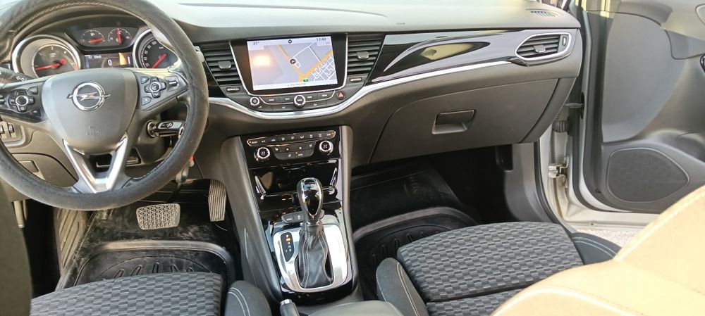 Vând OPEL ASTRA K Sports Tourer Automata2017 FULL OPTION