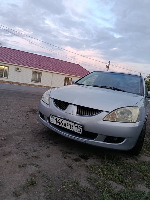 Автомобиль  Митсубиси Лансер