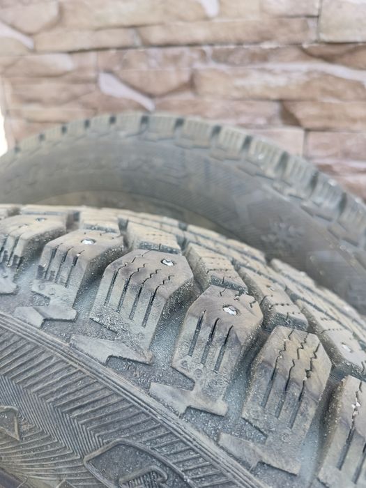 Продам авто шины зимние