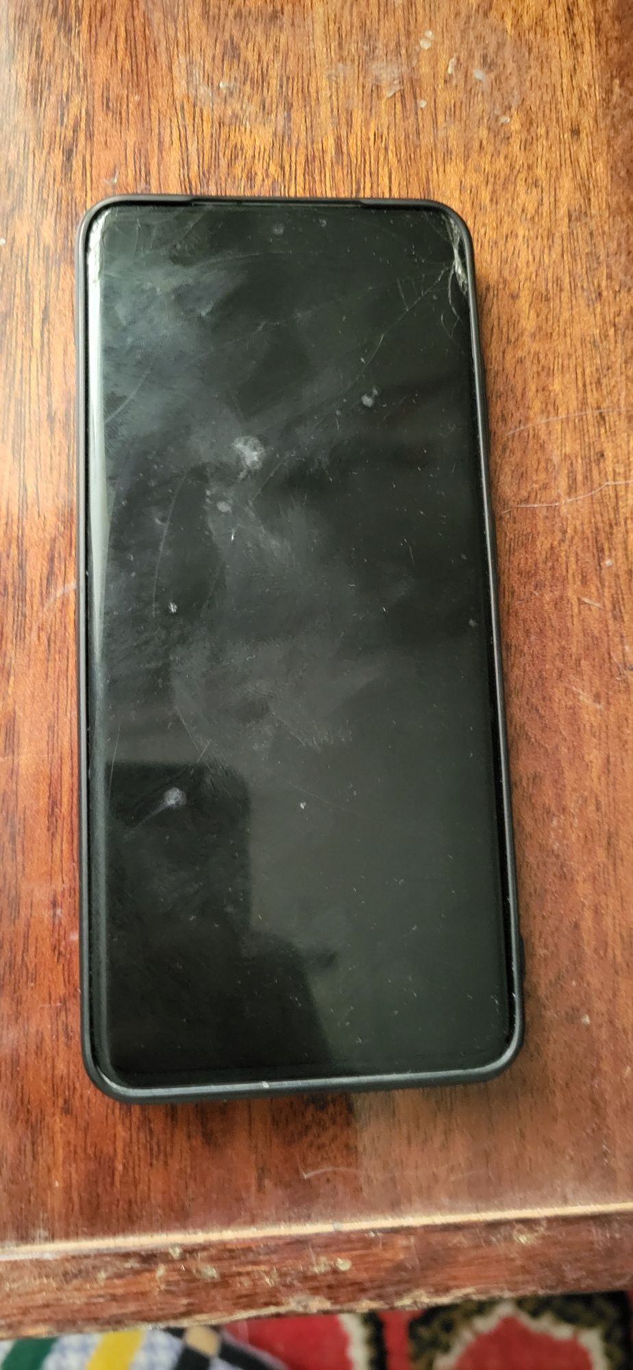 Samsung s20+ holati yaxshi
