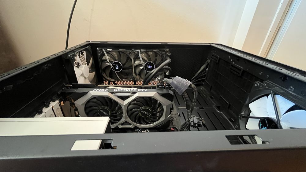 Геймърски компютър с RTX 2070 SUPER, Ryzen 5 5600X
