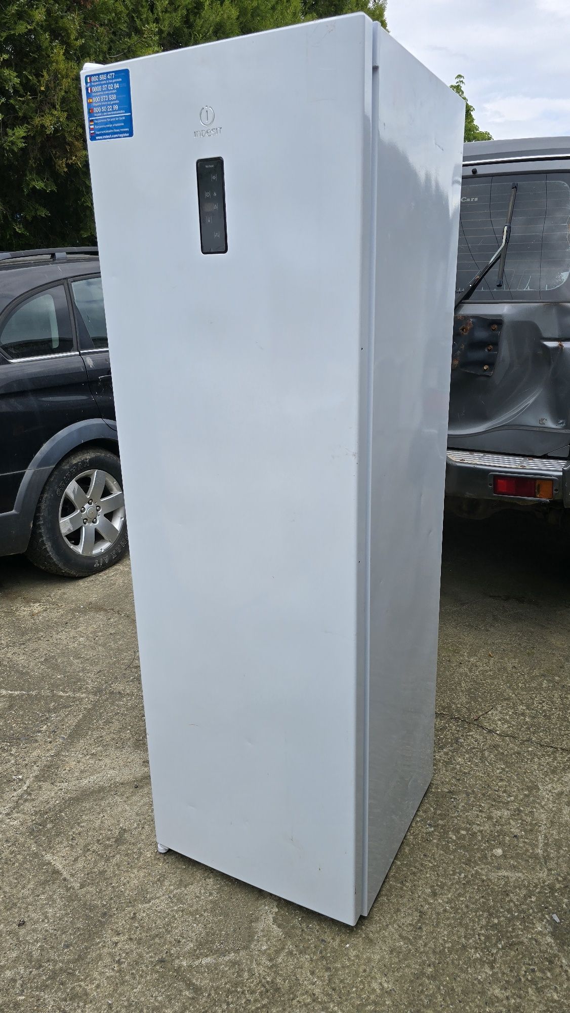 Фризер Indesit 186см