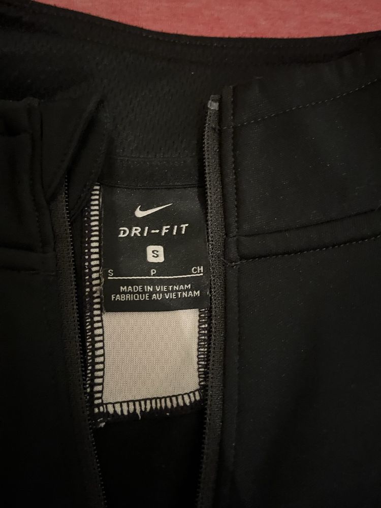 3 Оригинални горнища NIKE и REEBOK
