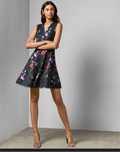 Нова рокла Ted Baker , XC /C