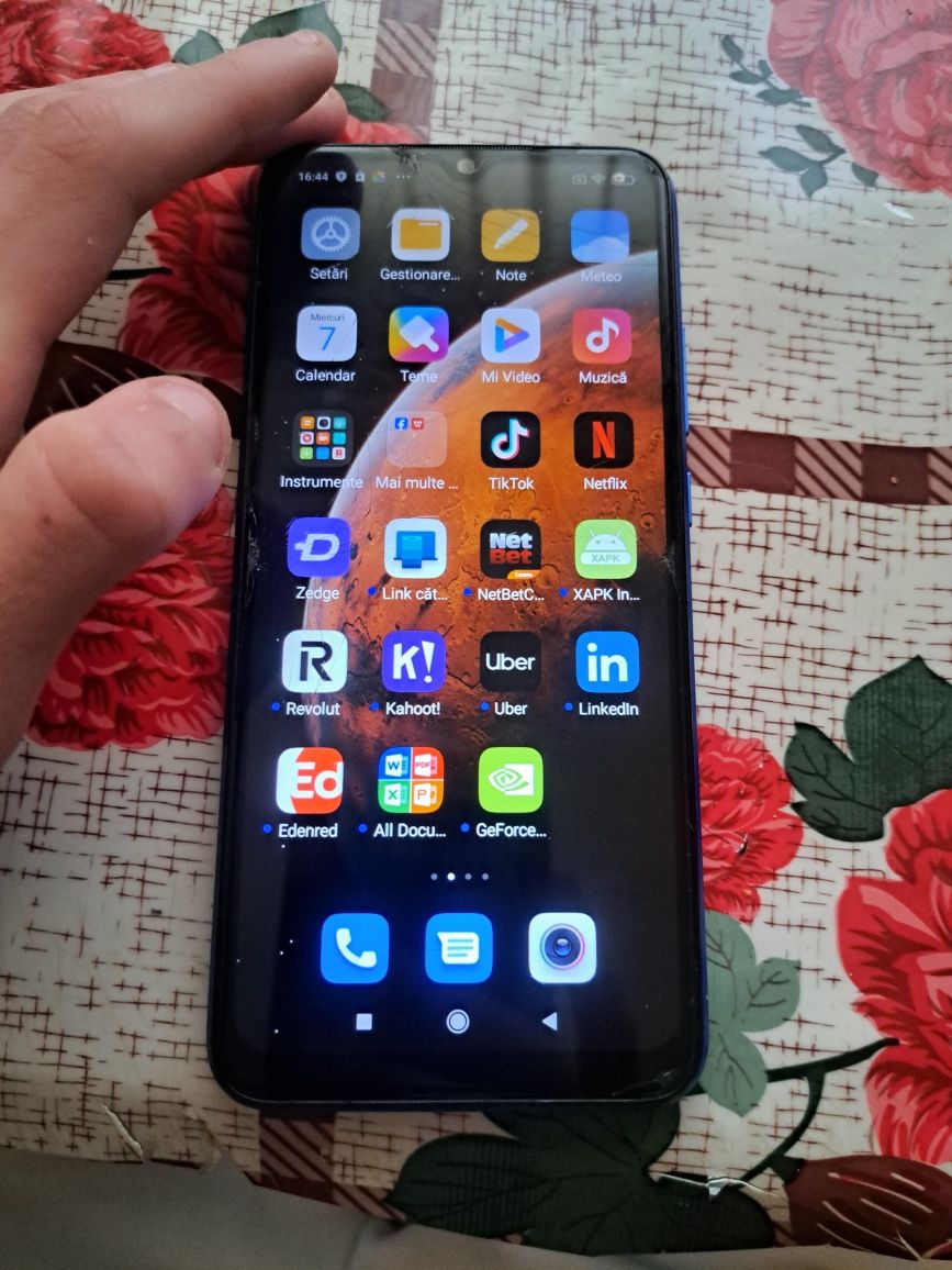 Vând Redmi Not 9