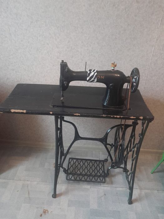 Швейная машинка ножная