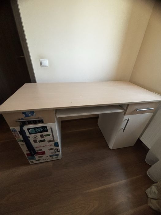 Vand birou de scris