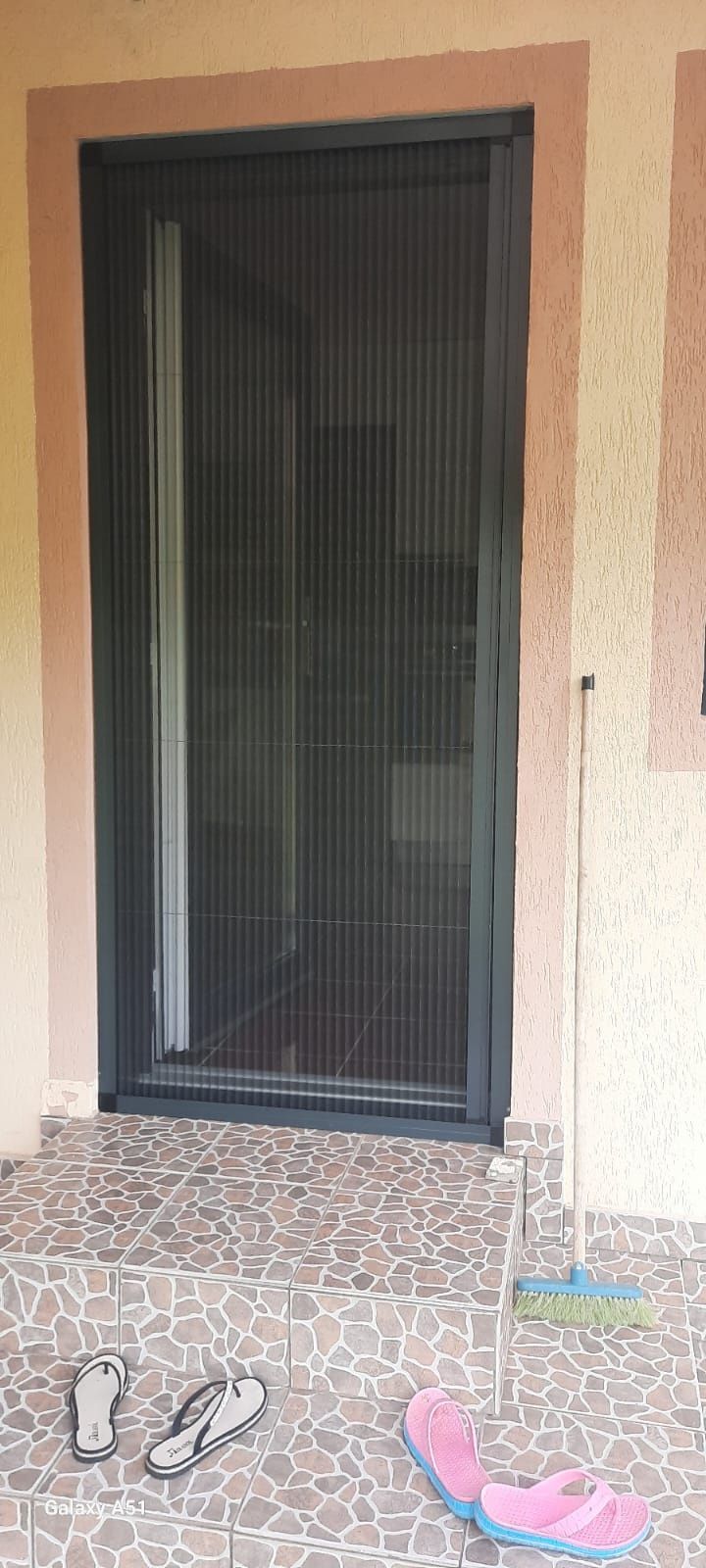 Plase contra insectelor