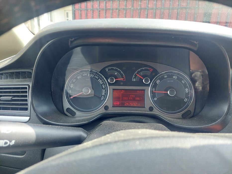 Vînd Fiat Linea 1.4