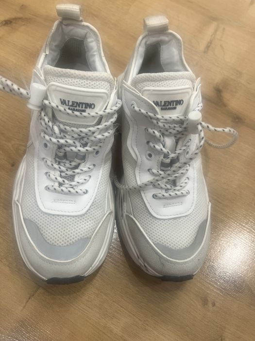 Кроссовки женские Valentino