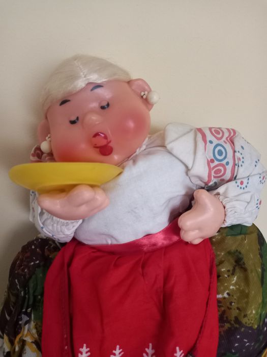 Стара руска кукла винтидж.