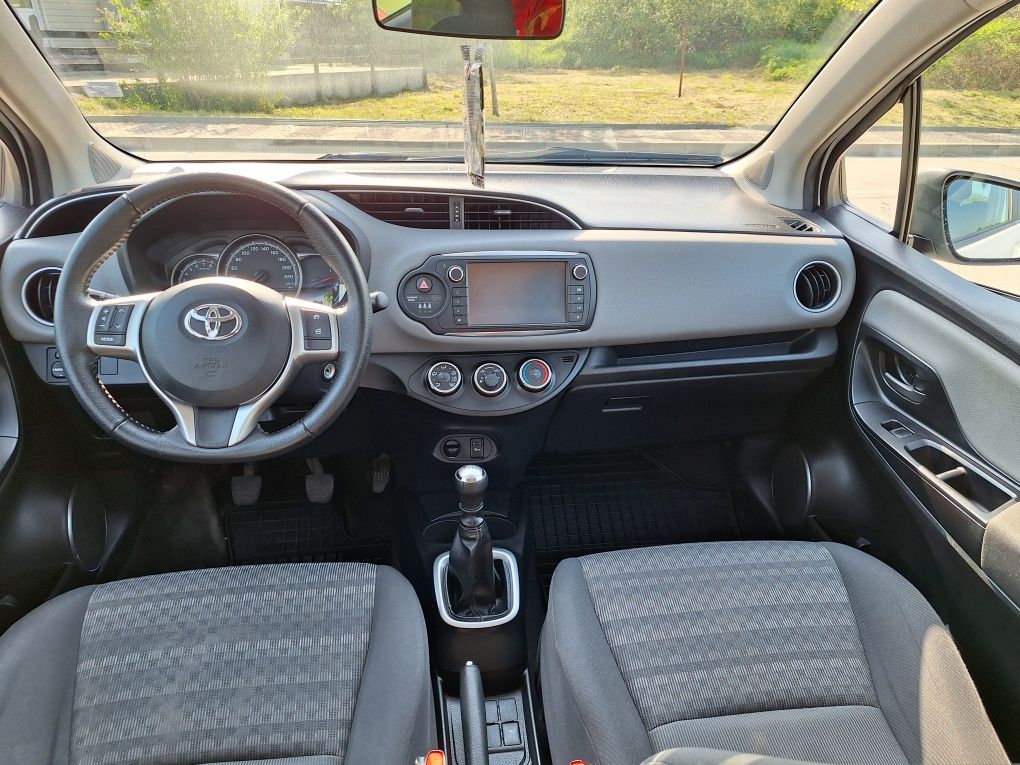 Toyota Yaris 1.33VVT 2016 г 6 скорости