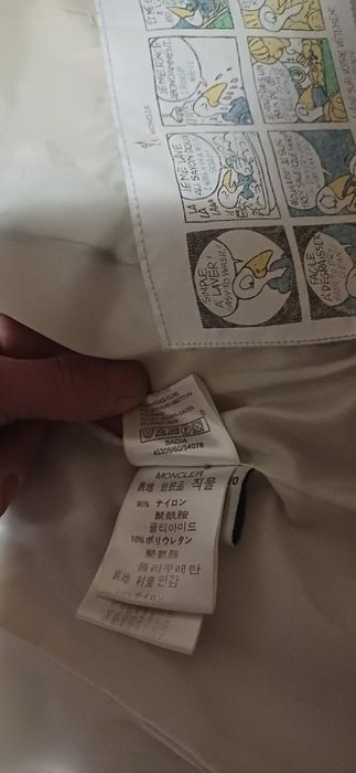 Se vinde geacă Monclear mărimea S plus căciulă Monclear