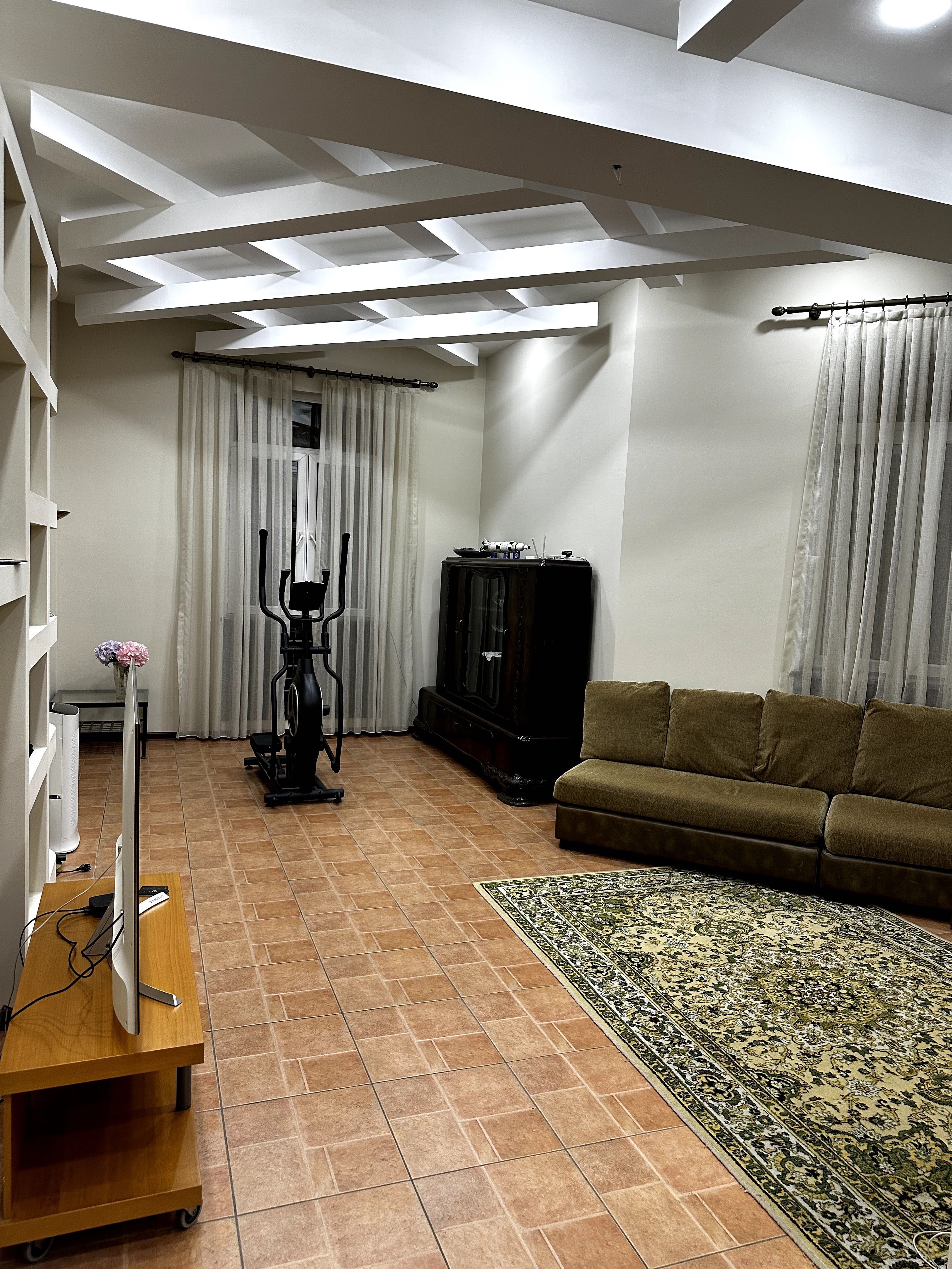 3х этажный дом 4,5 сотки в центре рядом с Mirabad Avenue