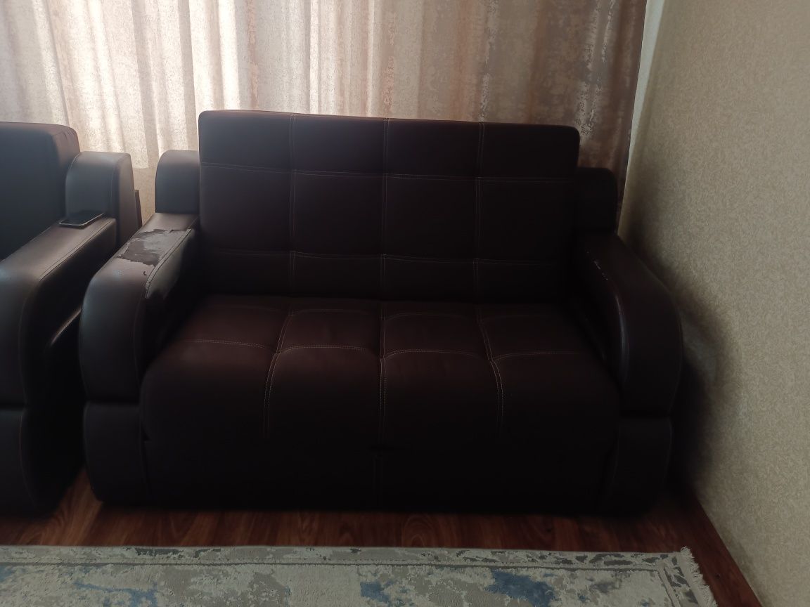 Продам диваны один 3м и 2 мини дивана