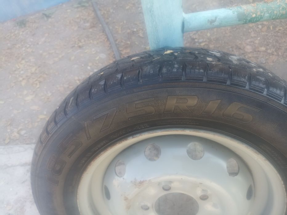 Шины от Нивы. С дисками