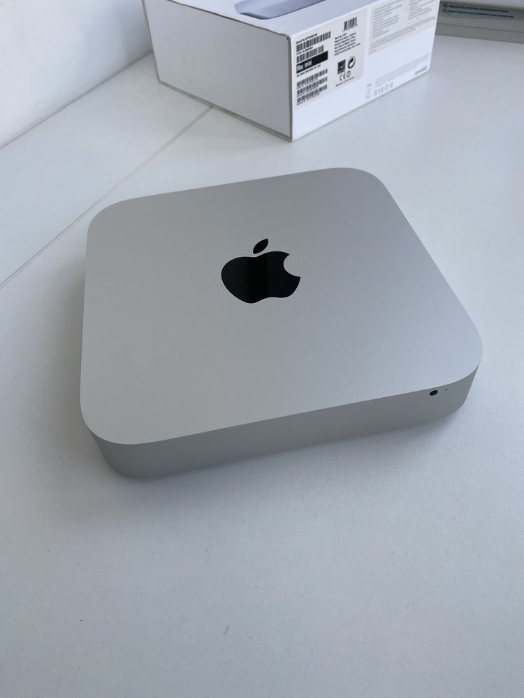 Mac mini 2014 i5 8gb 256 SSD