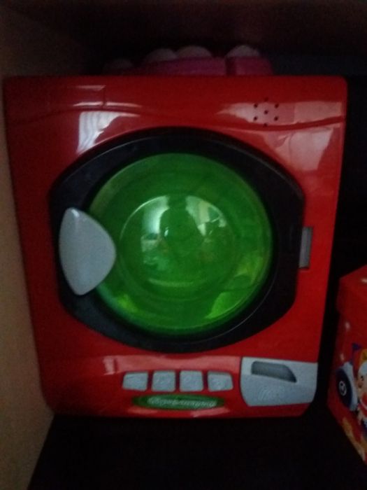 Забавни играчки за малки