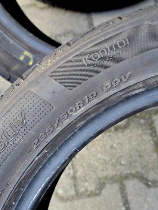 235 50 19 kumho    .