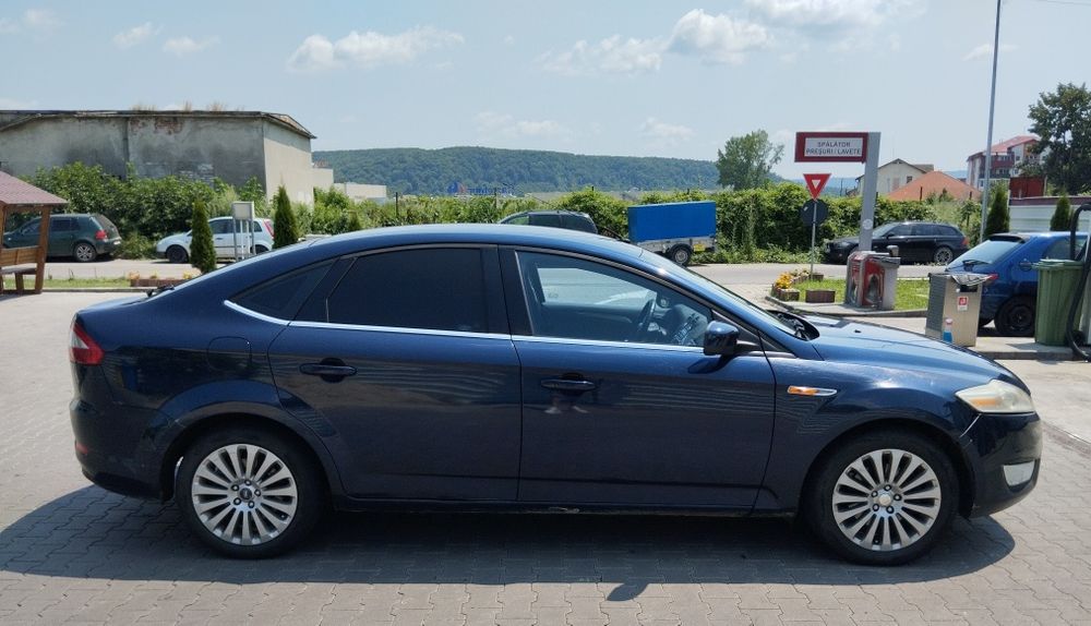 Vând Ford Mondeo