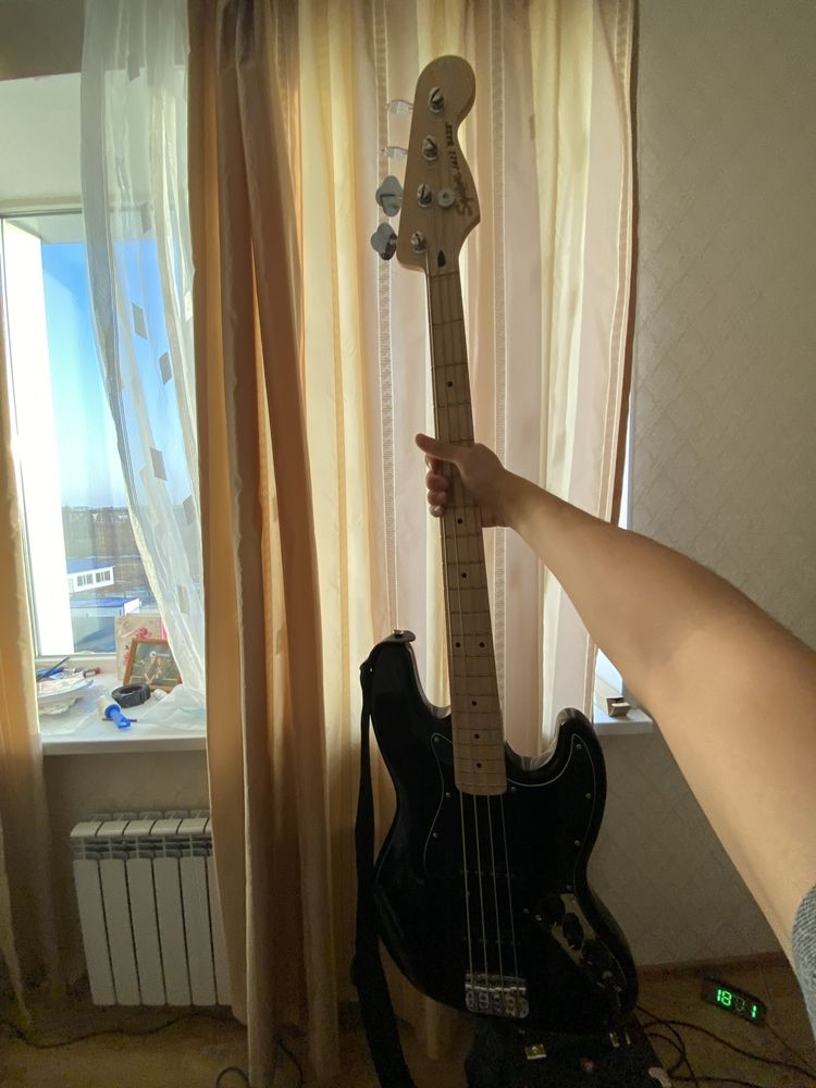 Бас гитара Fender Jazz Bass (Squier Affinity Series)