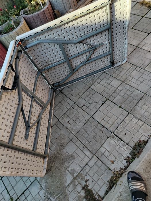 Masa rabatabilă picnic-voiaj.