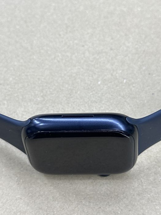Iwatch 9 ,45mm.  Ideal.  Battry 96 %