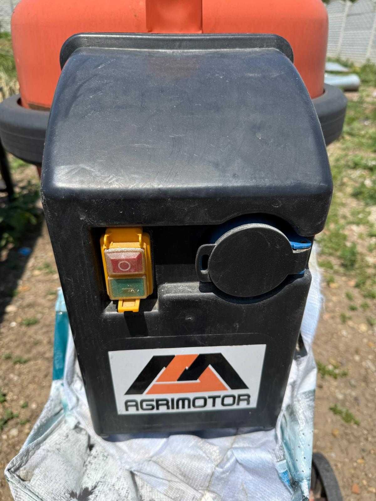Vand betoniera Limex 190L, 1000W, folosita doar de 2 ori. Ca noua.