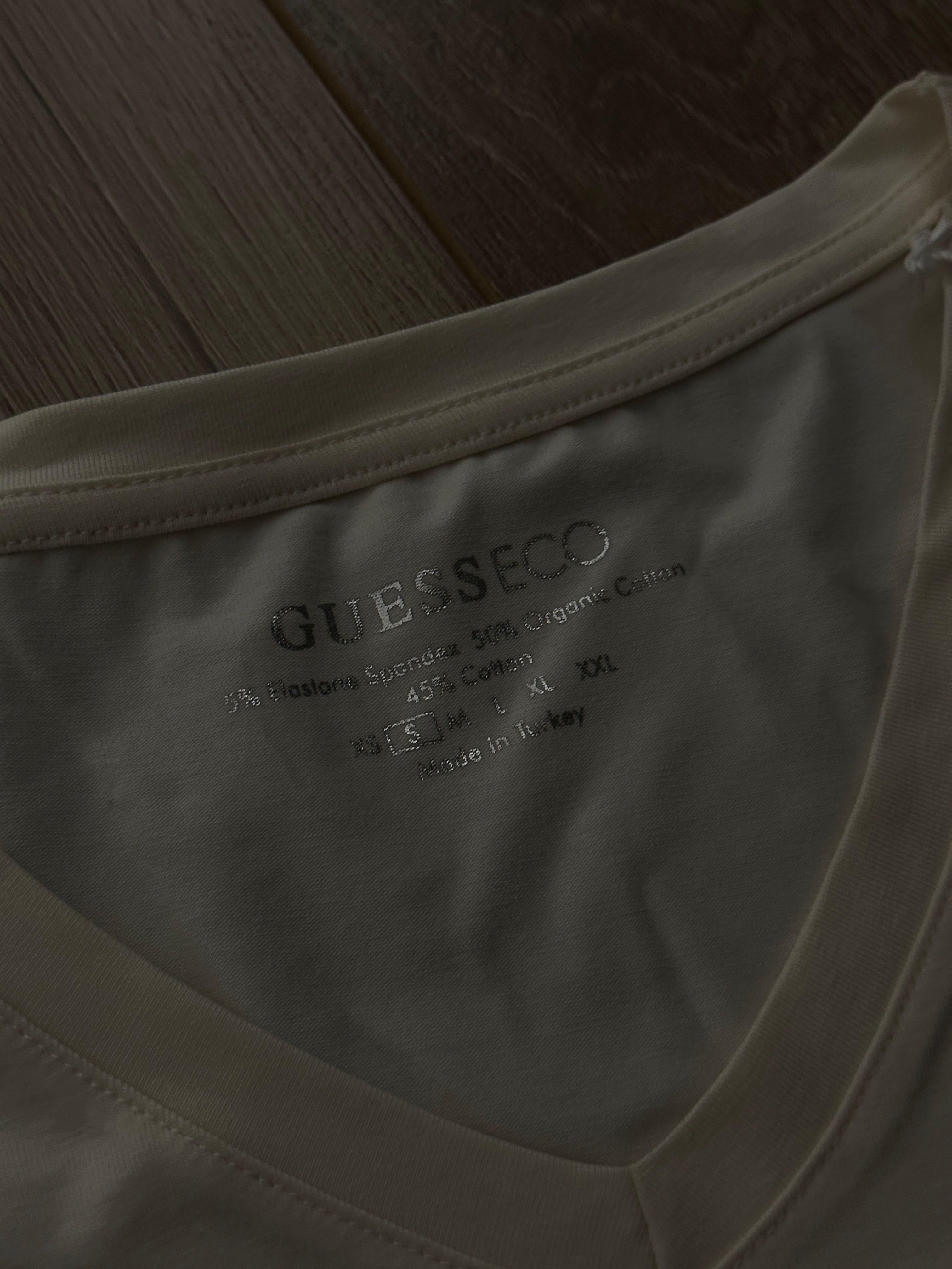 Тениска Guess / чисто нова