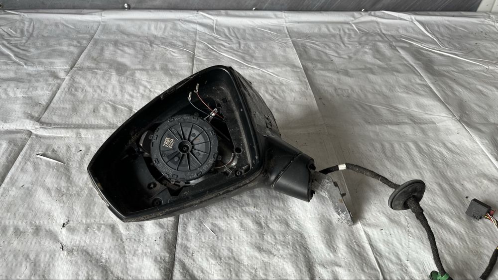 2 броя ляво и 1 брой дясно огледало VW Tiguan 2 2016-