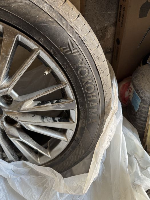 Продам шину с диском