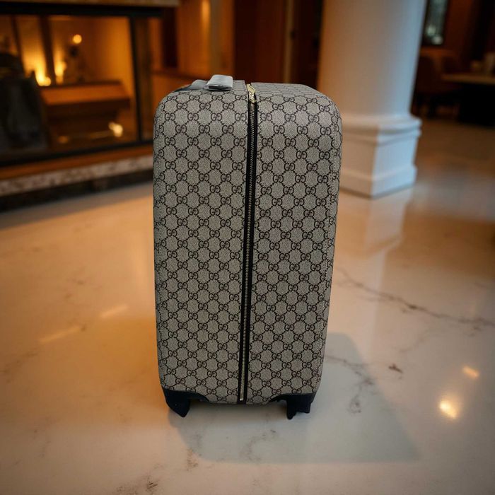 куфар гучи кафяв бежов естествена кожа сак чанта gucci на колела