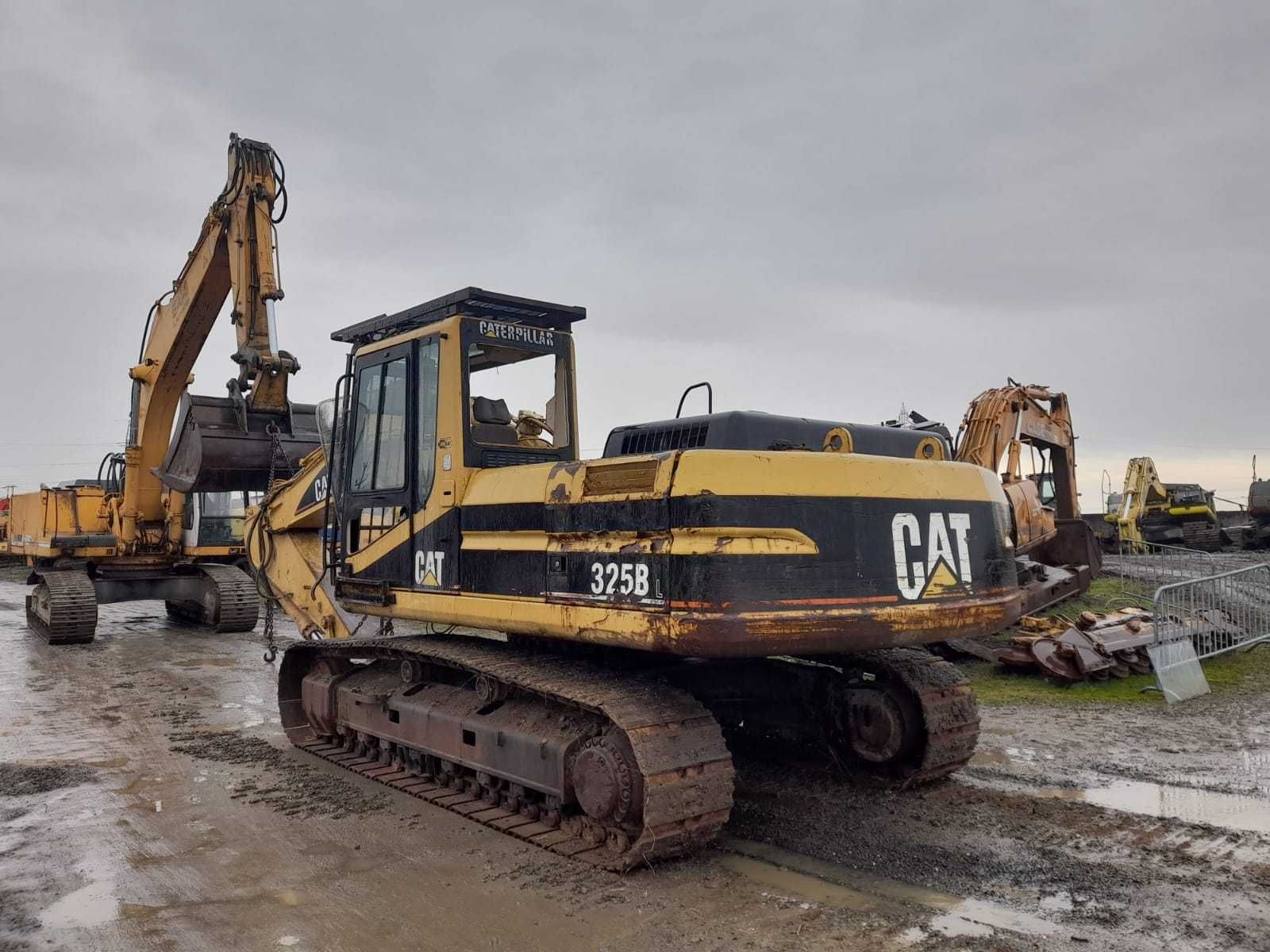 Dezmembrez excavator pe senile Caterpillar 325BL